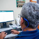 Operação combate exclusão digital de idosos no Amazonas