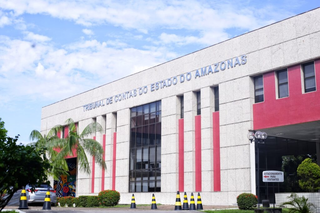 Seminário sobre democracia participativa reúne especialistas no TCE-AM
