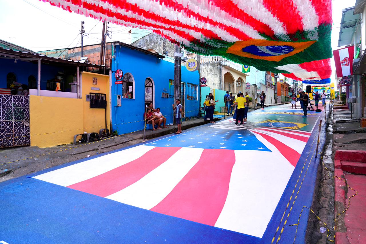 Telão reúne torcida na zona Oeste