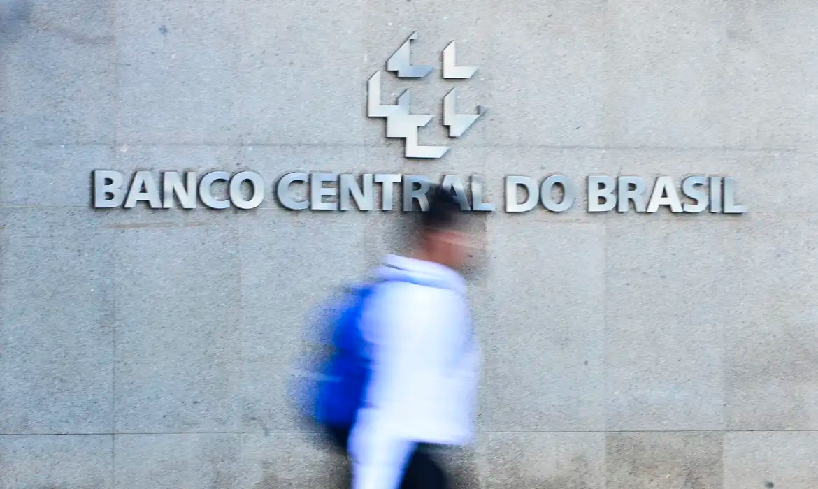 Inflação sobe pela 15ª semana seguida no Focus