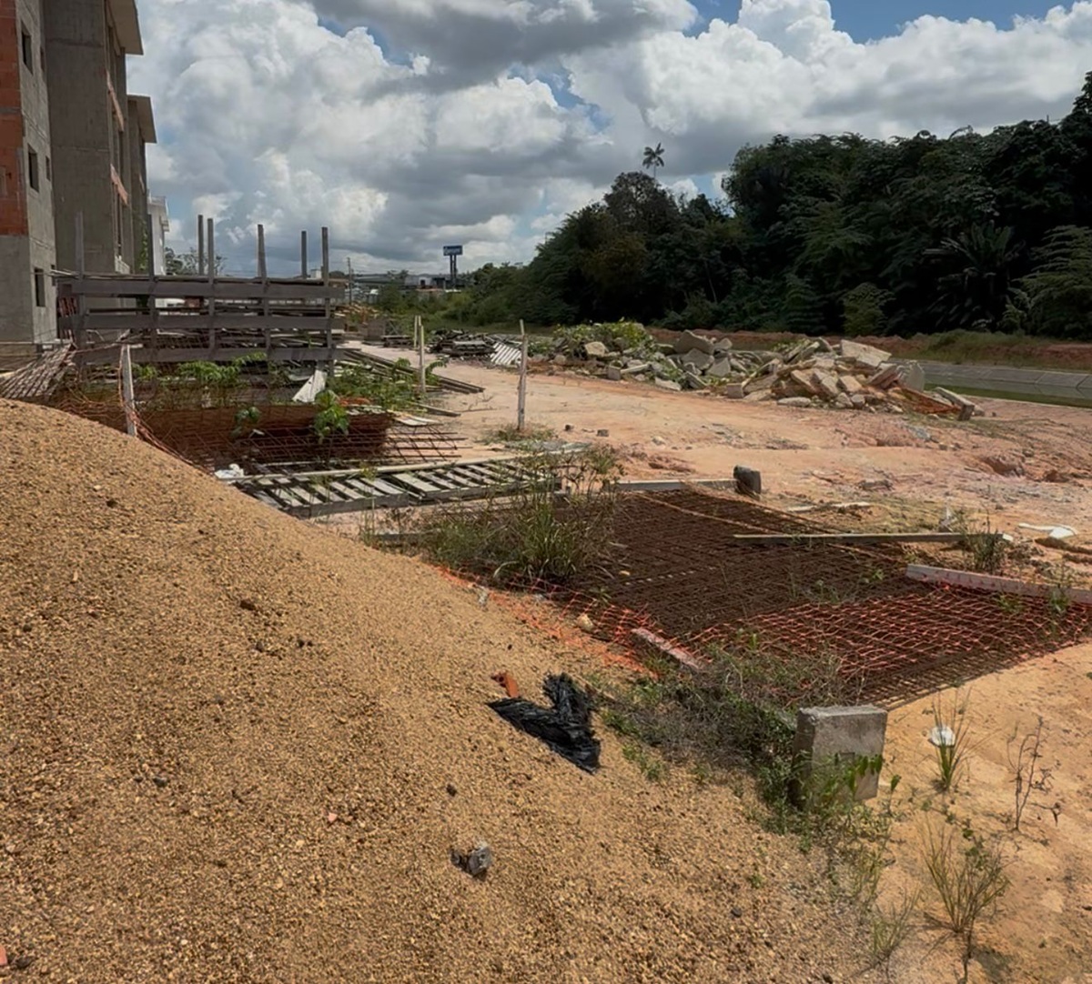 Vistoria na Sharp em Manaus levanta debate sobre obra habitacional