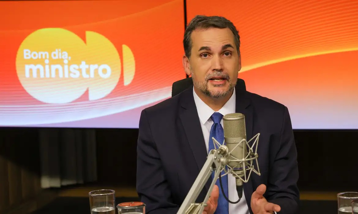 Brasil evita alta nos combustíveis