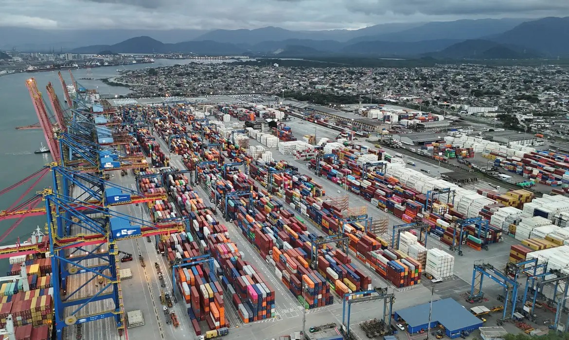 Brasil registra recorde histórico nas exportações