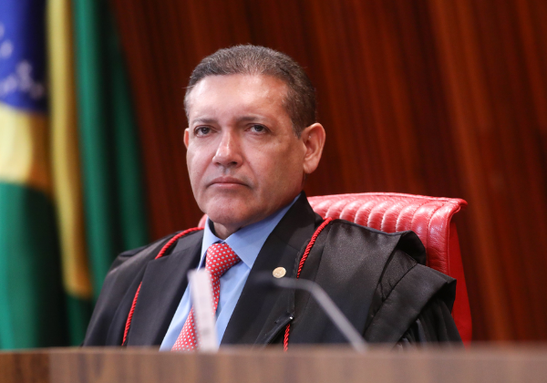 TSE determina remoção após ação contra vídeo sobre Lula