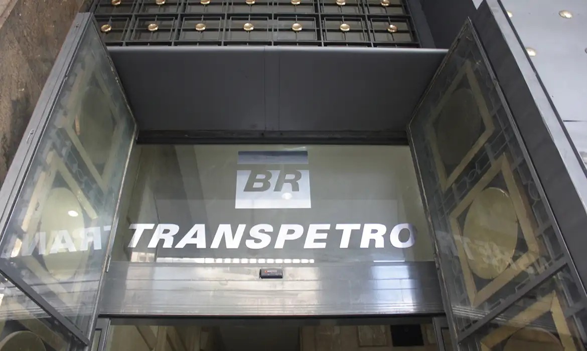 Transpetro oferece salário inicial de até R$ 15 mil