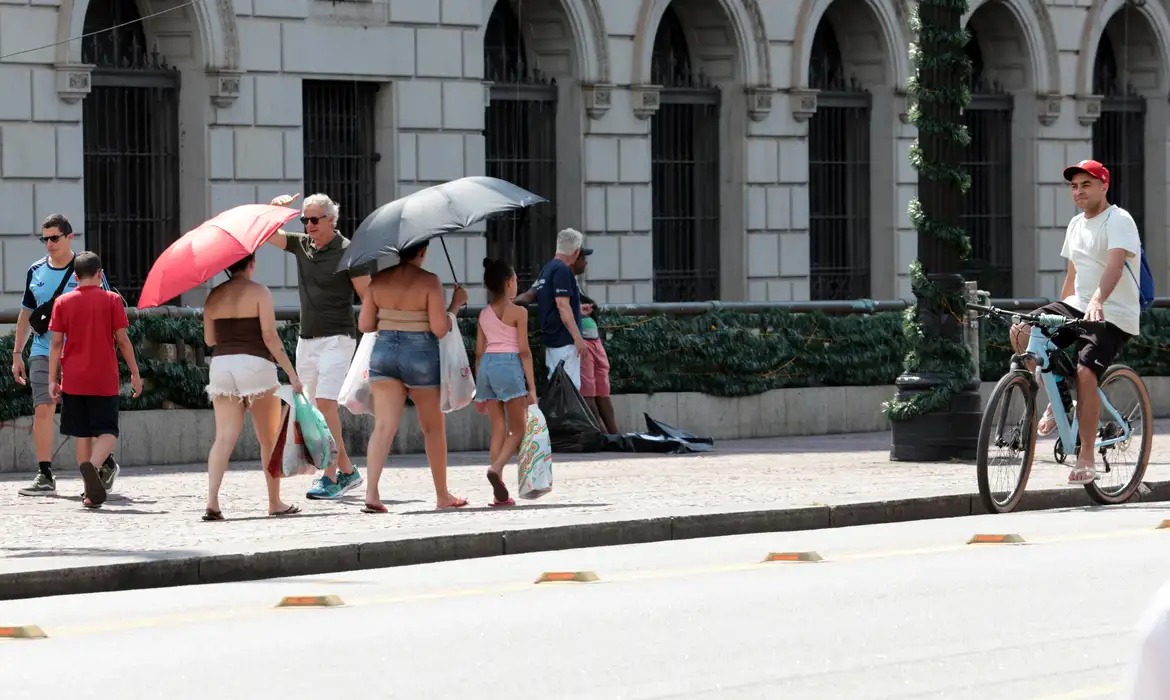 Centro-Oeste pode chegar perto dos 40°C