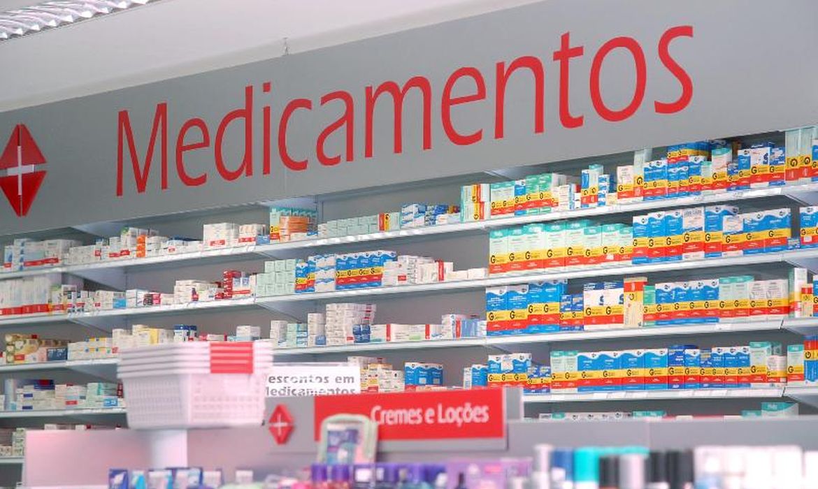 Farmácia Popular pode ganhar testes rápidos e teleatendimento