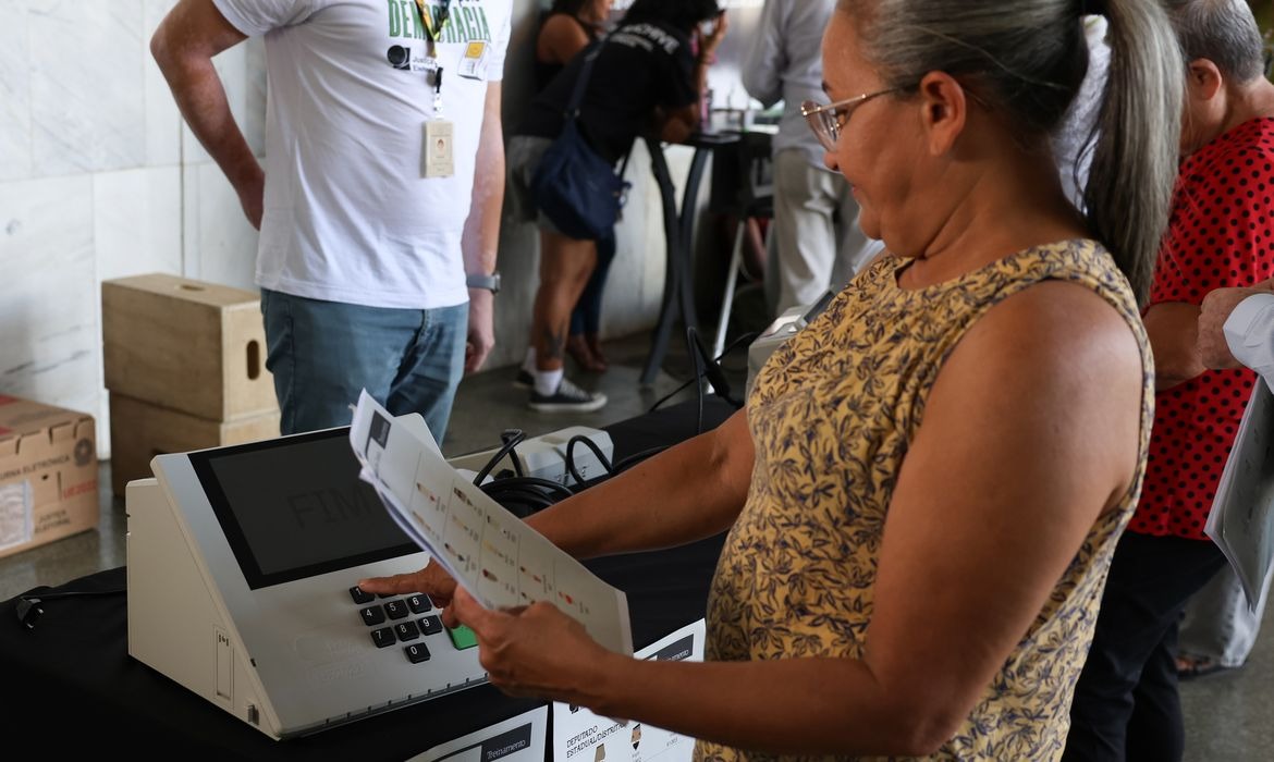 Candidatos à Presidência têm agendas em vários estados