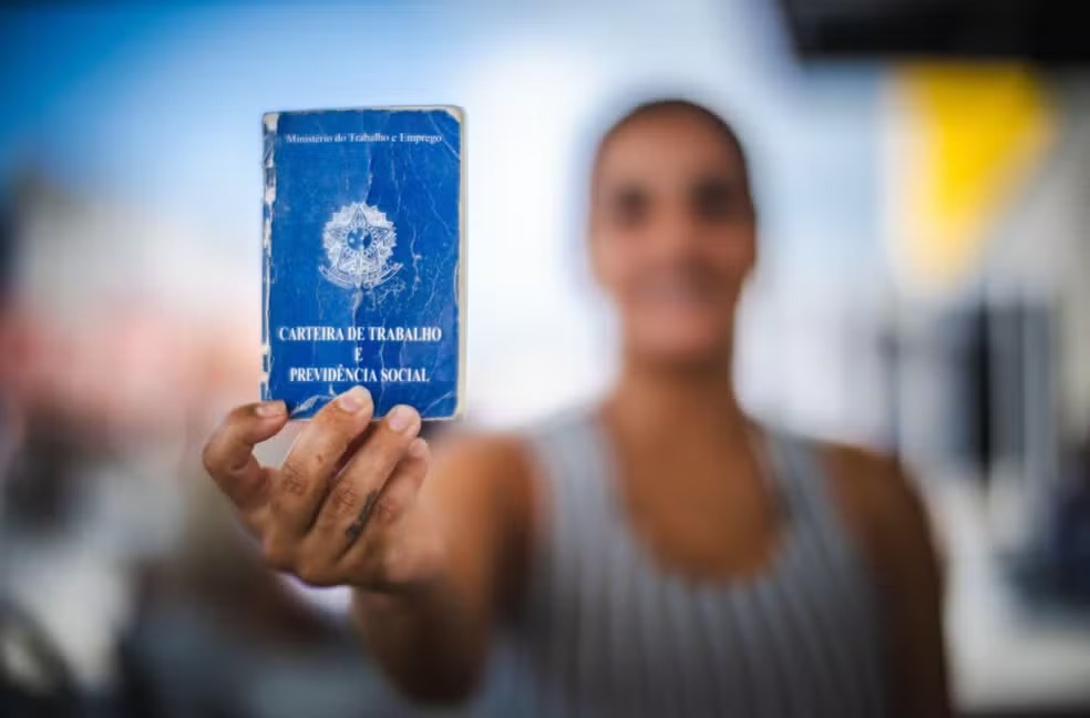 Desemprego cai para 5,8 milhões de pessoas em julho