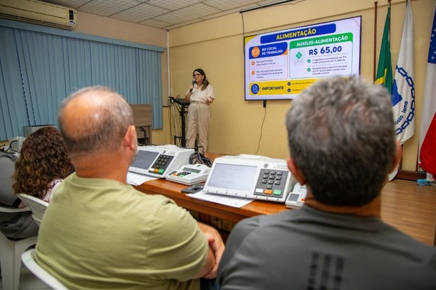 TRE-AM inicia capacitação de mesários em Manaus