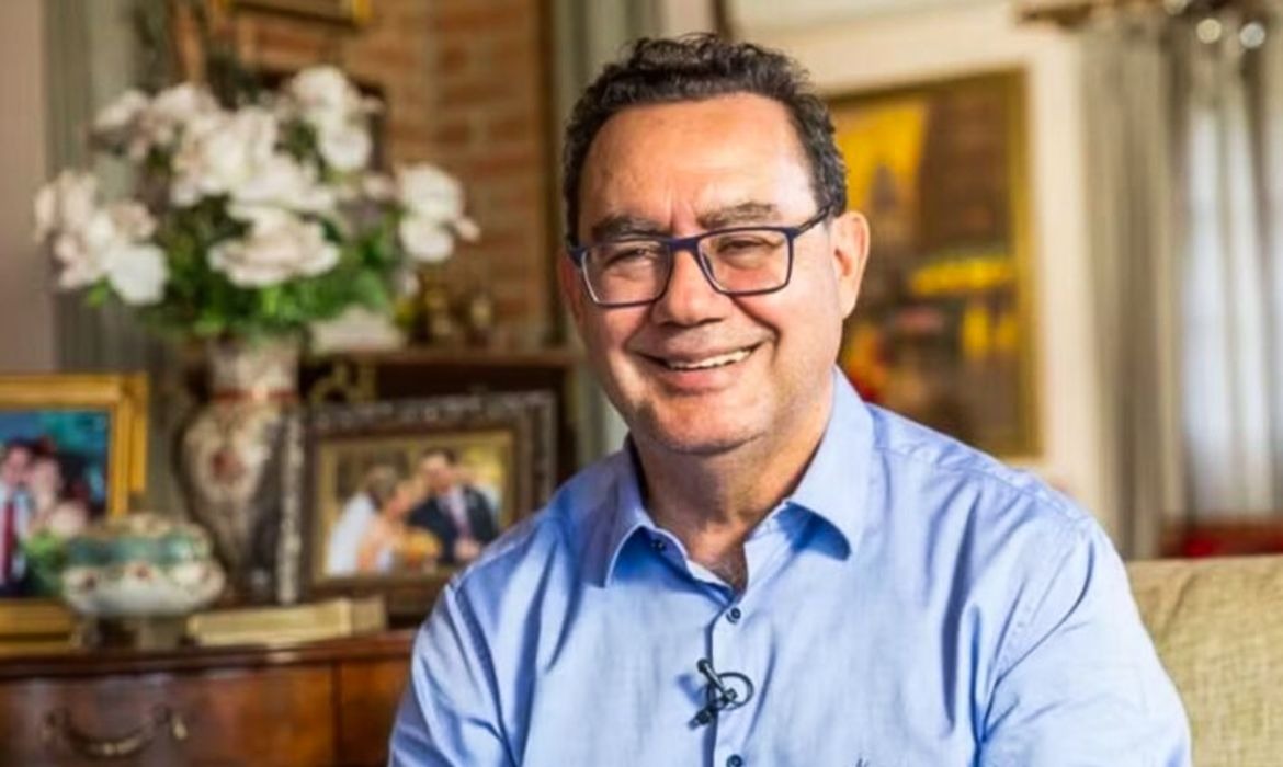 Augusto Cury coloca educação integral entre prioridades do programa