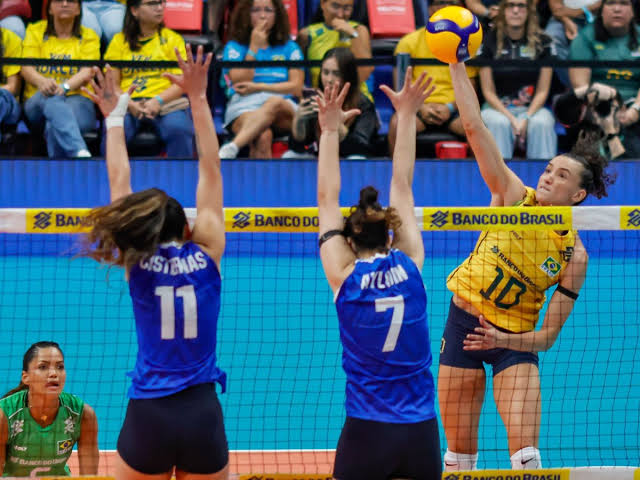 Brasil enfrenta Venezuela pelo Sul-Americano de vôlei