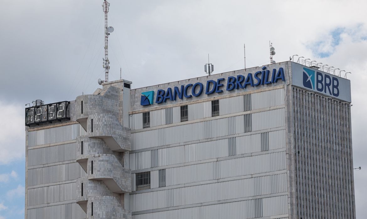Caso Master: TCDF mira patrimônio de cinco ex-dirigentes do BRB