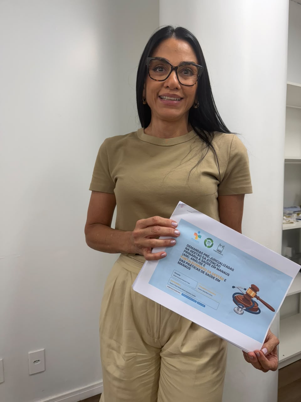 Shádia Fraxe conclui pós-graduação e destaca persistência na trajetória acadêmica