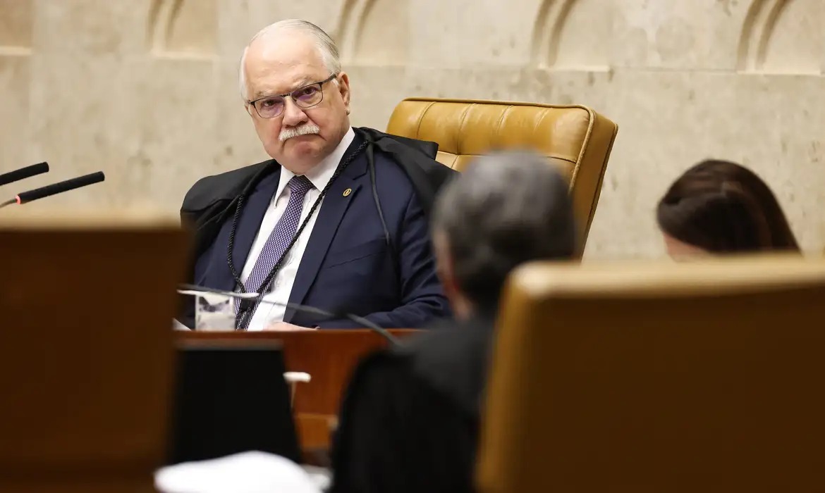 Manifestação de apoio a Fachin destaca defesa da democracia e da Constituição