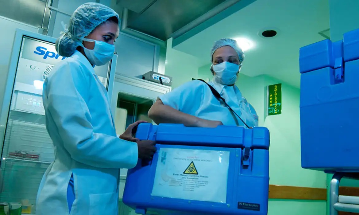 Brasil tem mais de 49 mil pessoas aguardando transplante
