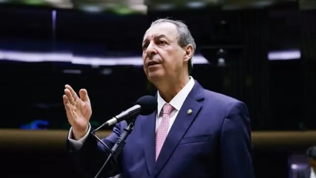 Histórico de Omar Aziz no Executivo estadual entra na campanha ao Governo do Amazonas