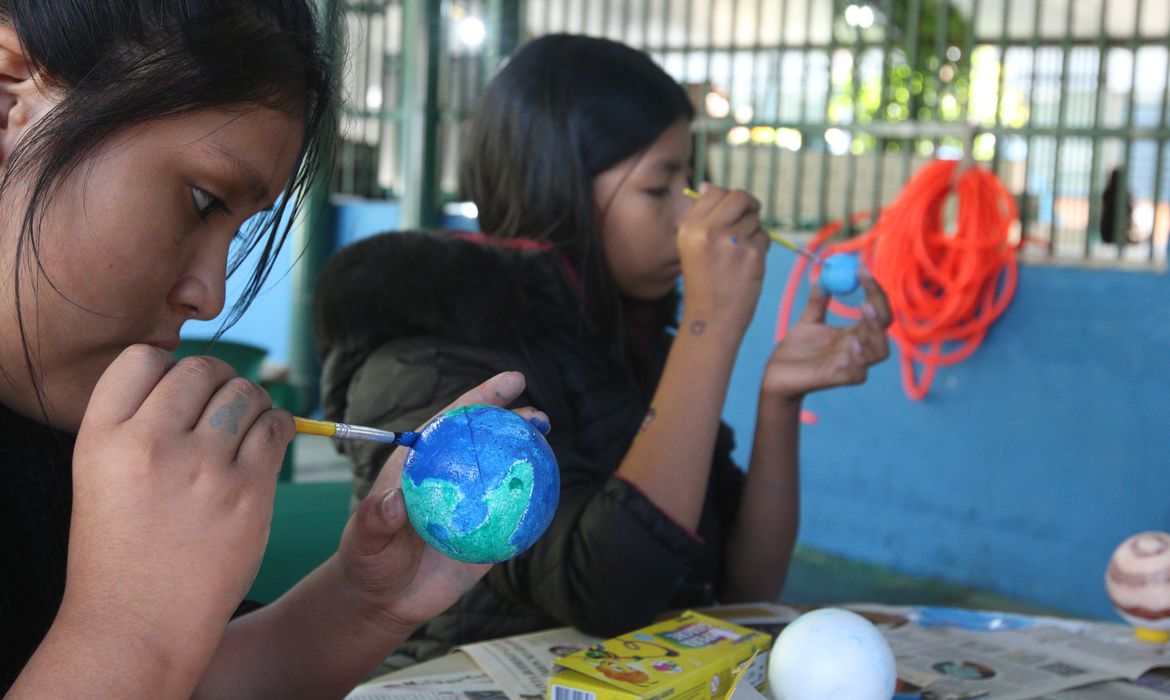 Pesquisa alerta para desigualdade no acesso à tecnologia entre escolas brasileiras