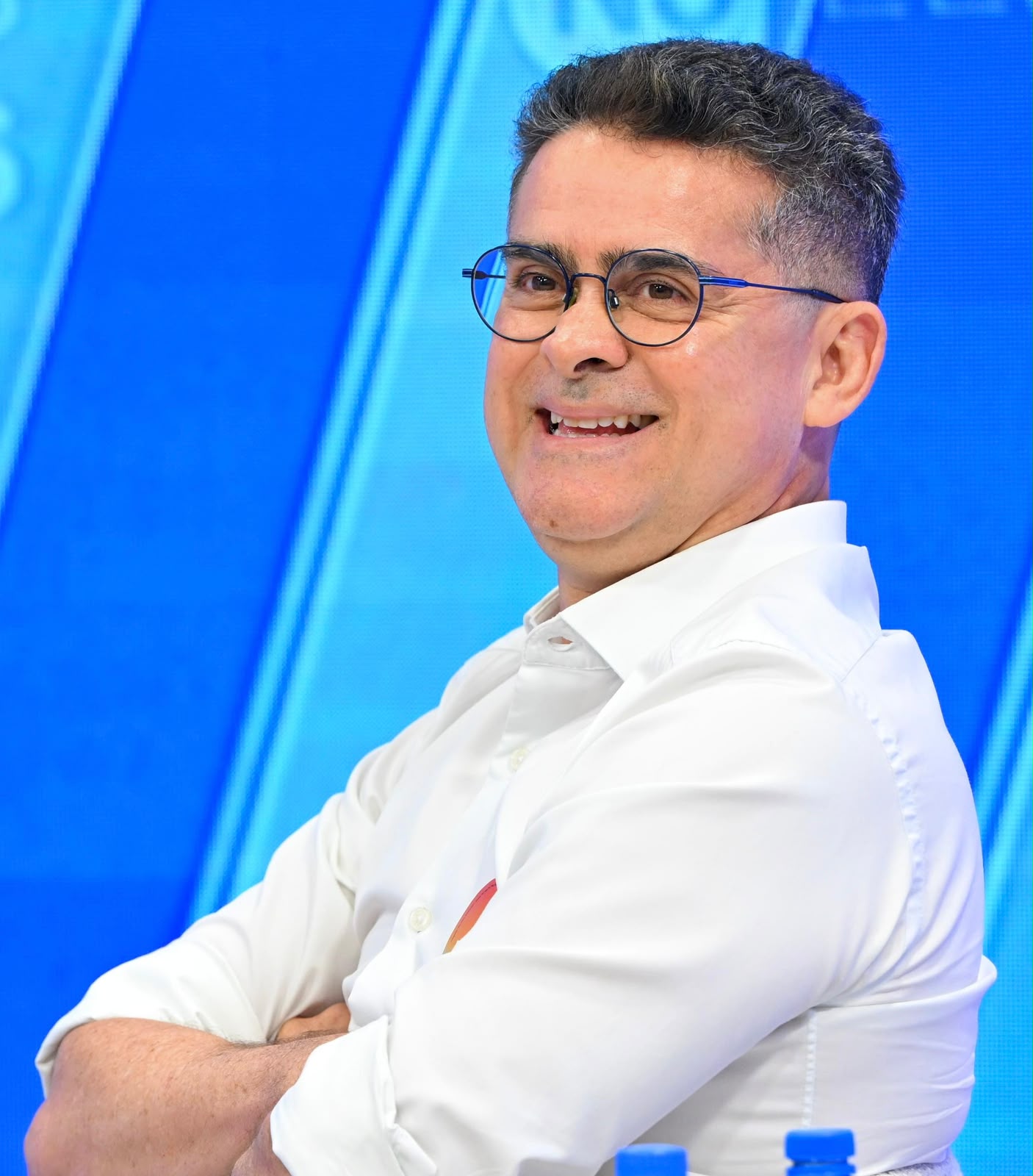 David Almeida quer levar bolsas universitárias aos municípios