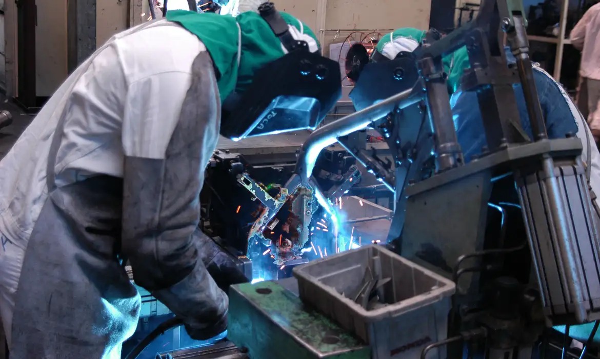 IBGE registra recuperação moderada da produção industrial | Notícias