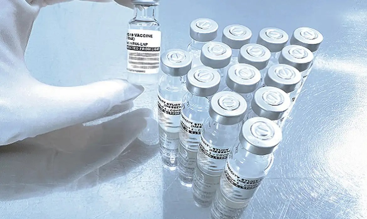 Fiocruz vai testar vacina brasileira de RNA