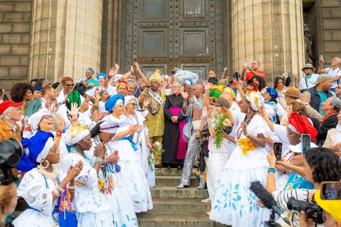 Lavagem de Madeleine reúne mais de 700 artistas