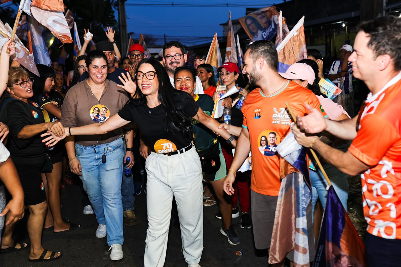 Shádia cita concurso e servidores durante reunião em Manaus